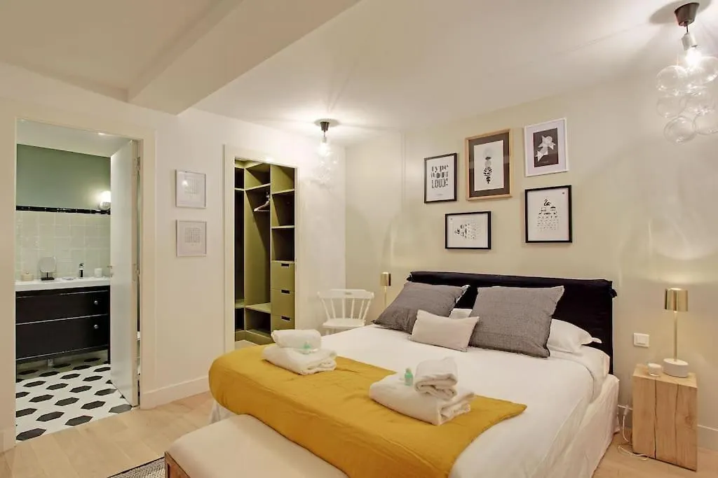 Amazing Flat In ! شقة باريس